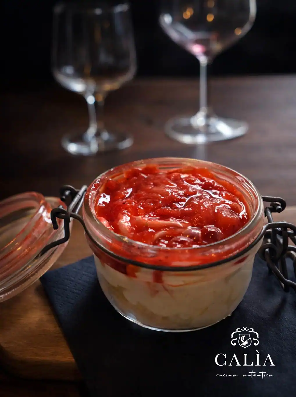 Tiramisù alle fragole, dolce di stagione di Calìa